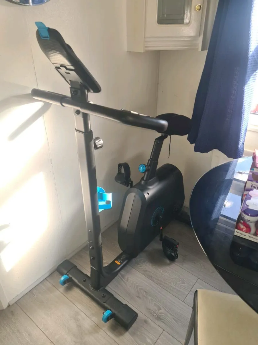 Digital exercise bike - Image 1