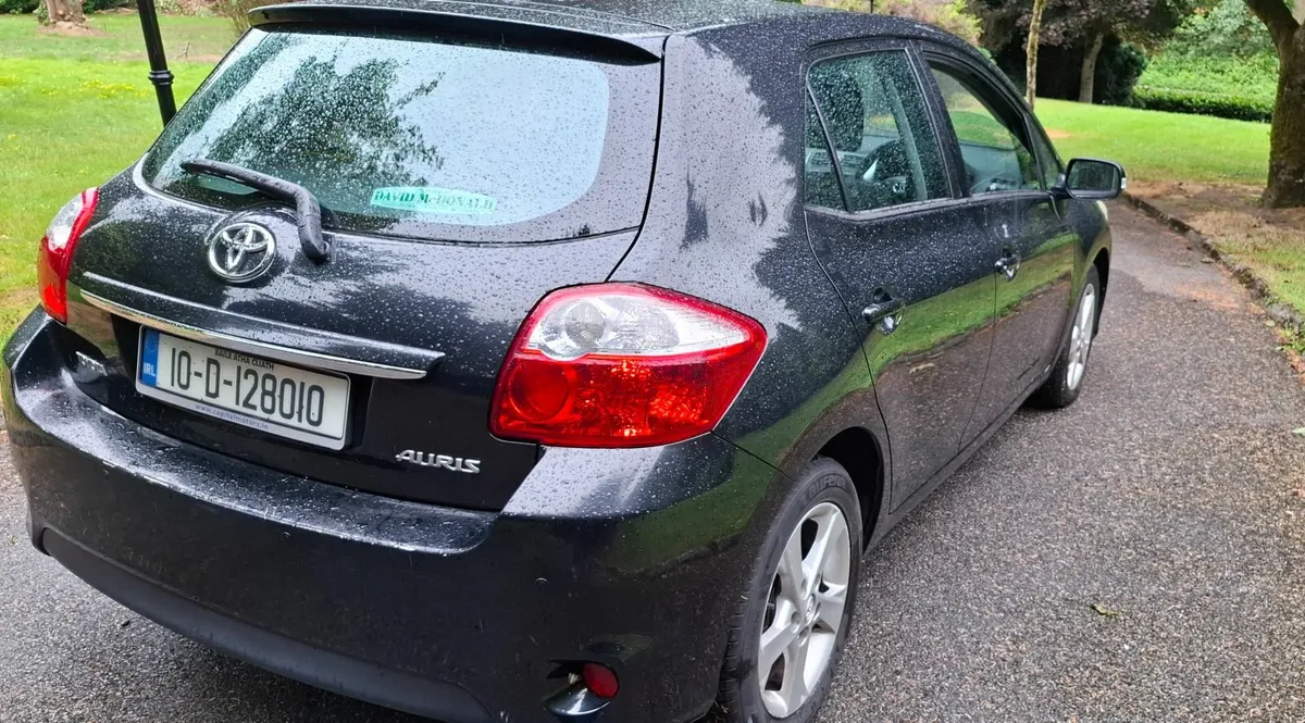 10 Toyota Auris. , low MLS,   Nct 11/25 - Image 2