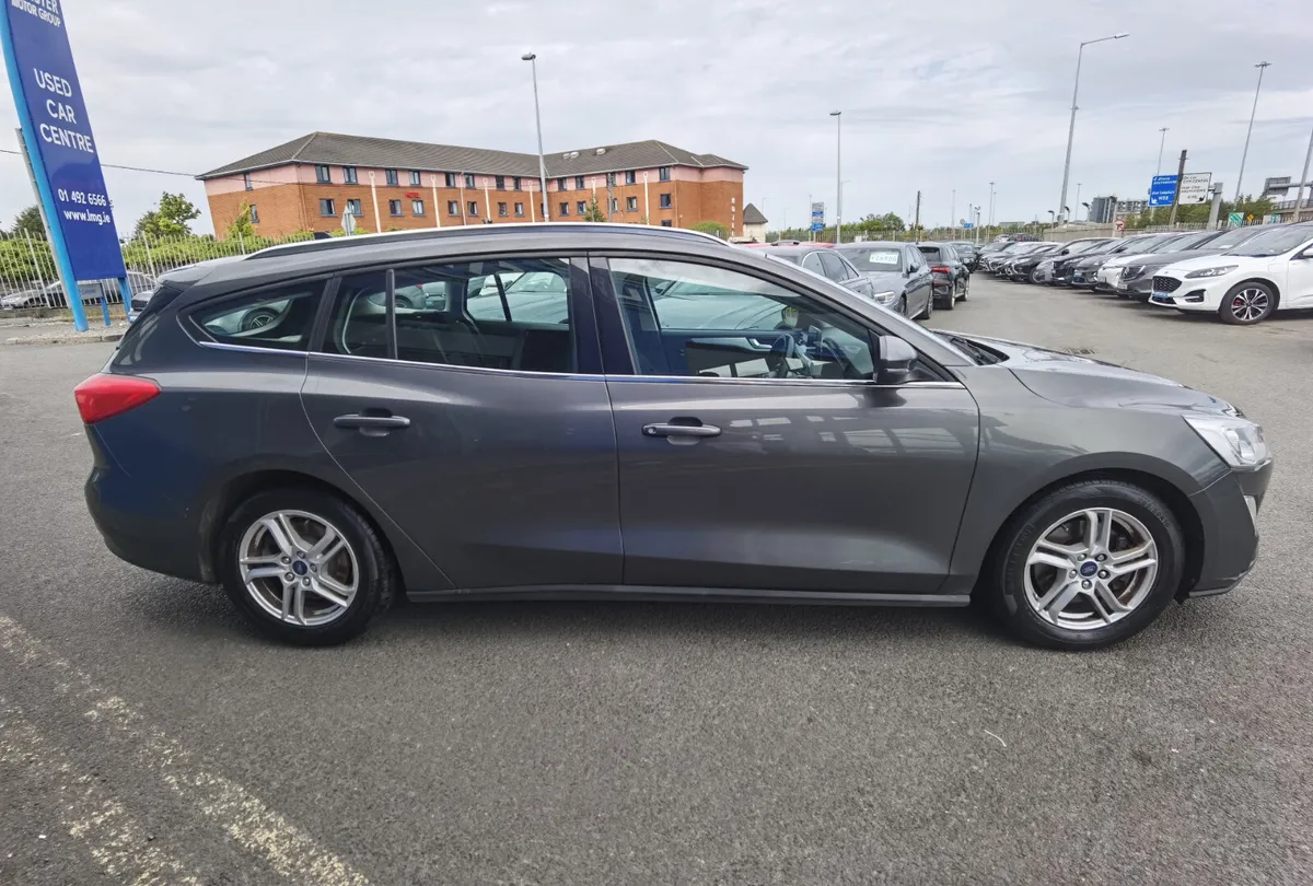 FORD FOCUS 1.5TDCI ZETEC ESTATE 120BHP - Image 4