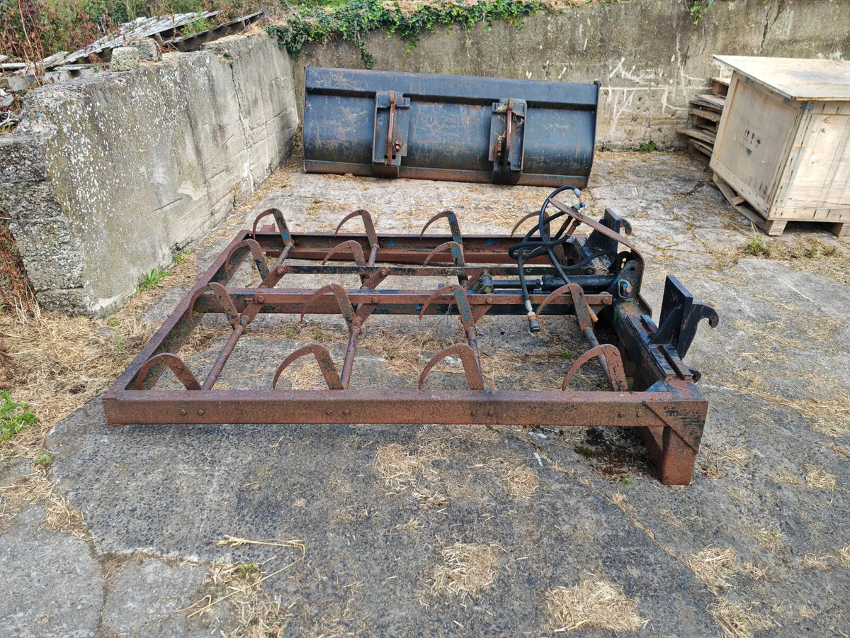 Bale Grab Flat  8  Euro Brackets - Image 1
