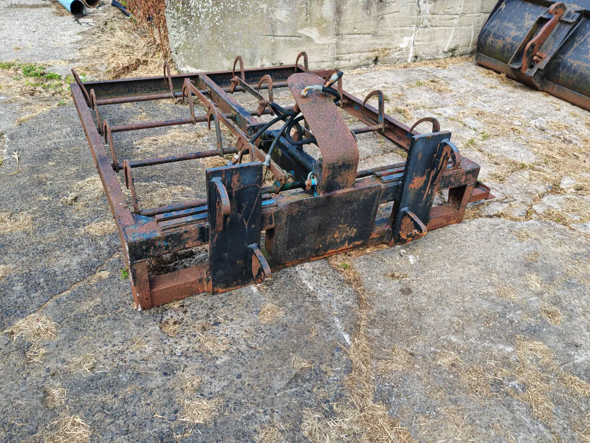 Bale Grab Flat  8  Euro Brackets - Image 2
