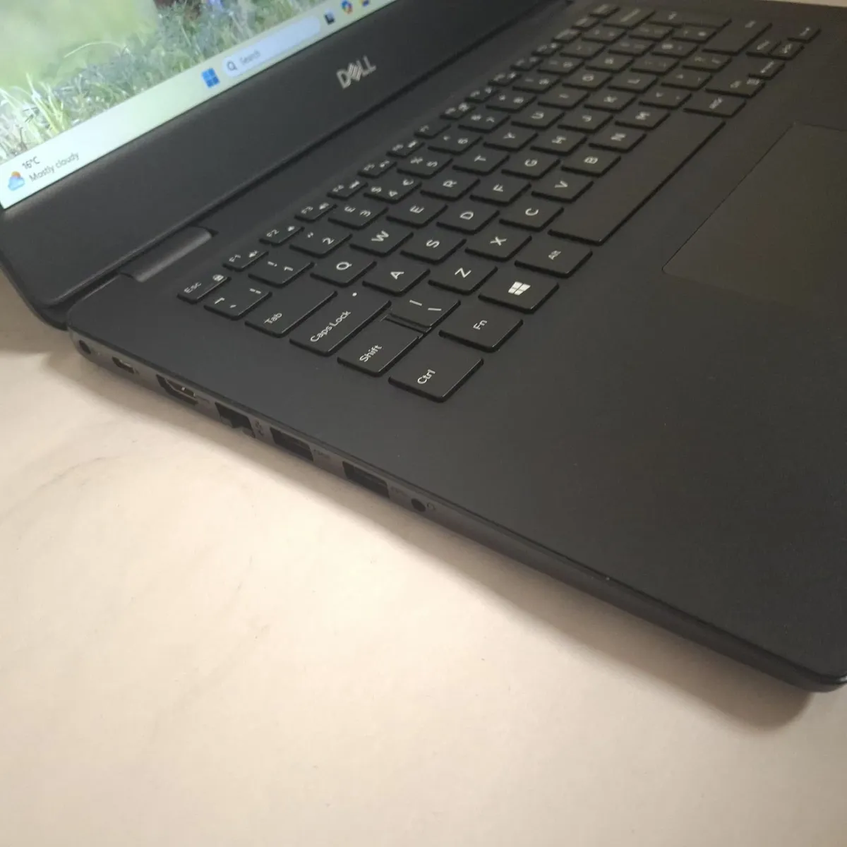 Dell Latitude 3400 | i5-8250U | 16GB RAM | 256GB S - Image 4