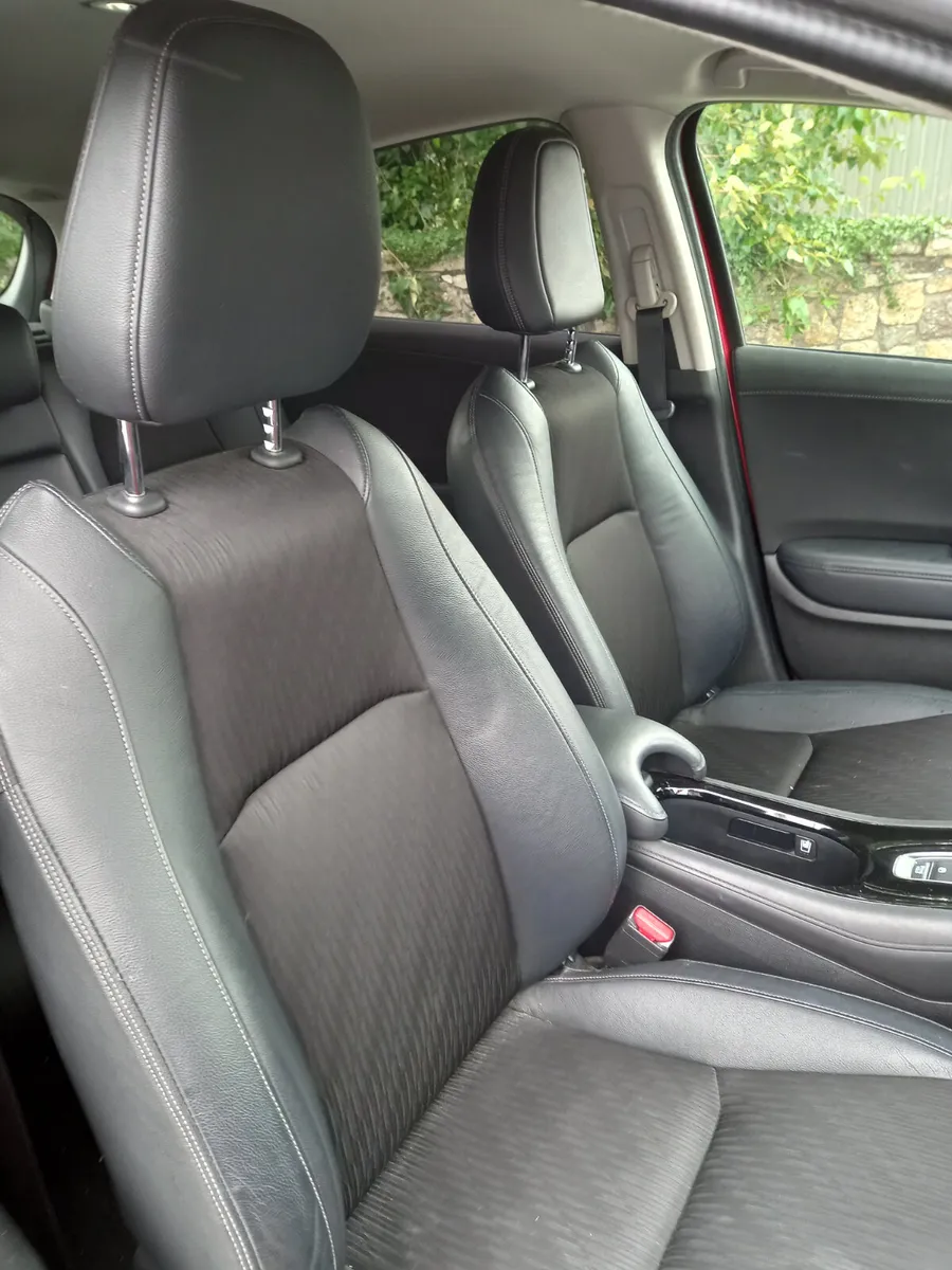 2020 Honda Vezel 2020 AWD 1.5 Petrol Hybrid - Image 4
