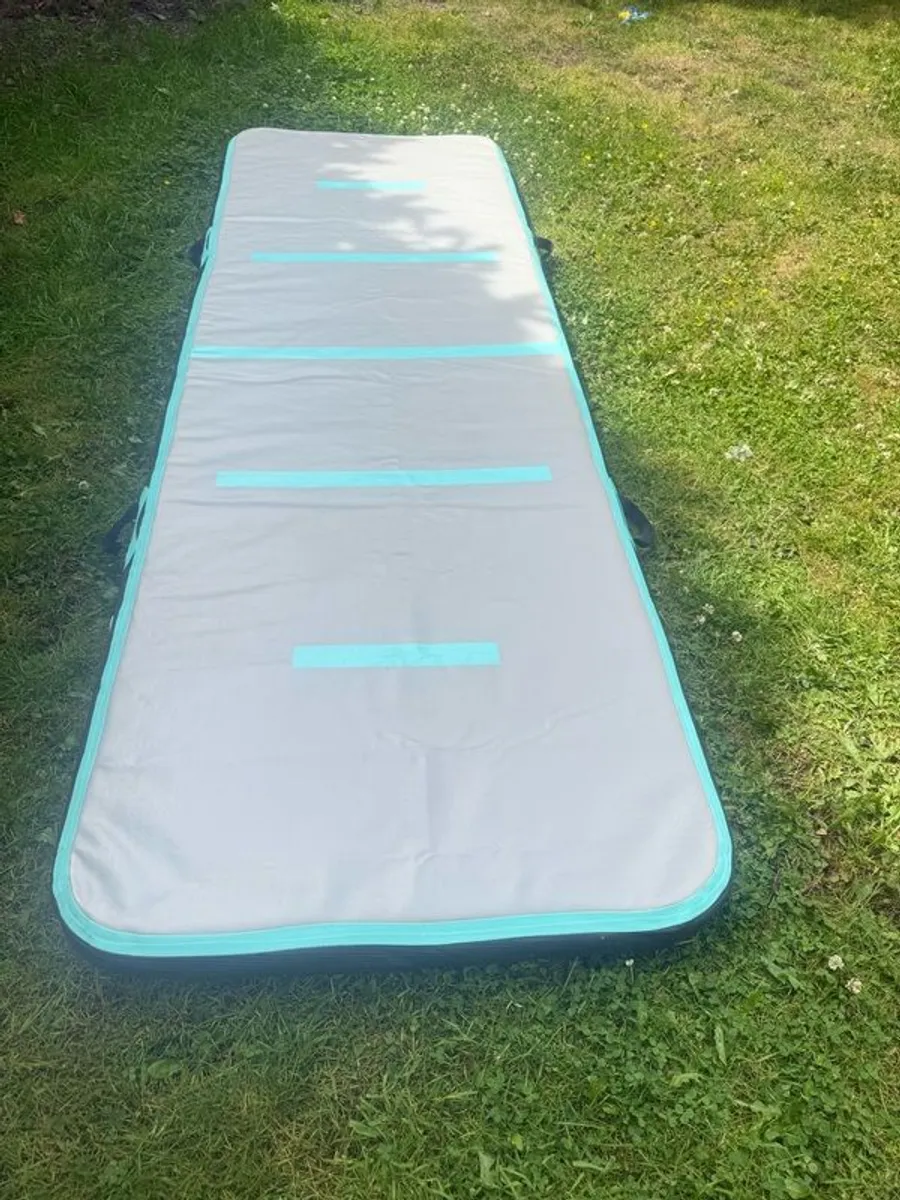 gymnastics air mat - Image 1