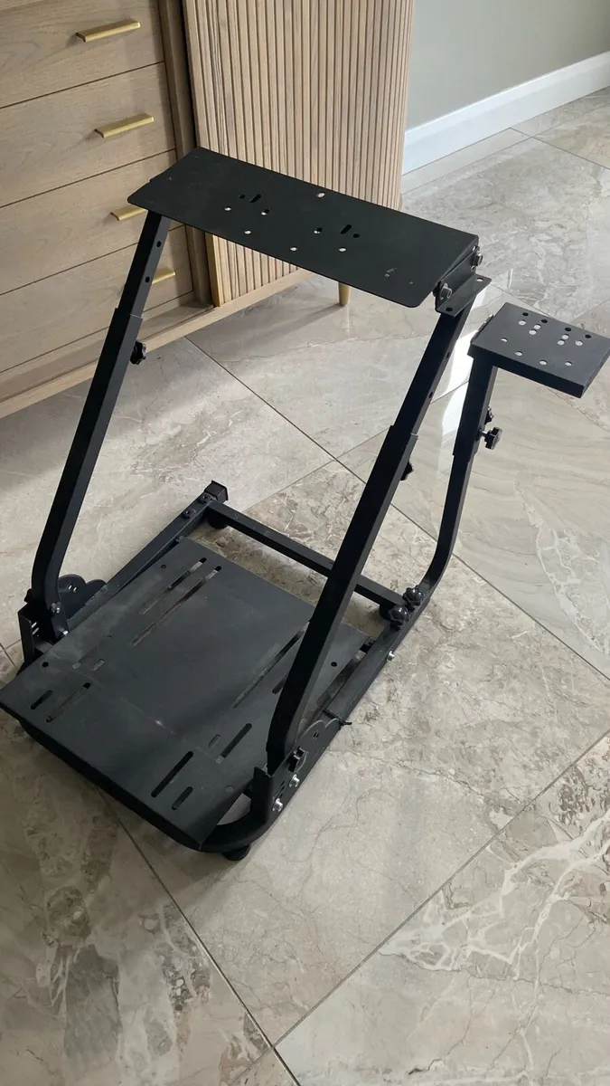Logitech g29 with stand - Image 4