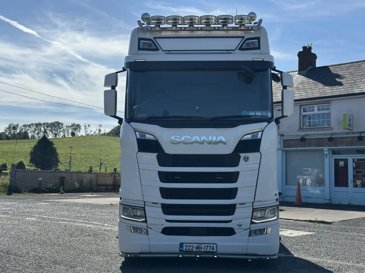 2022 SCANIA 590S 6X2 TAG - Image 2