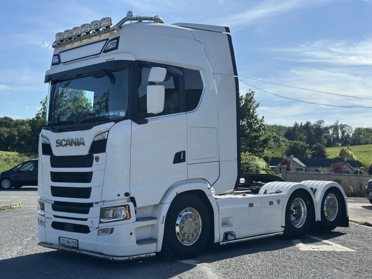 2022 SCANIA 590S 6X2 TAG - Image 3