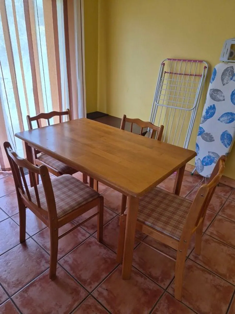 Kitchen table and 4 chairs - Image 1