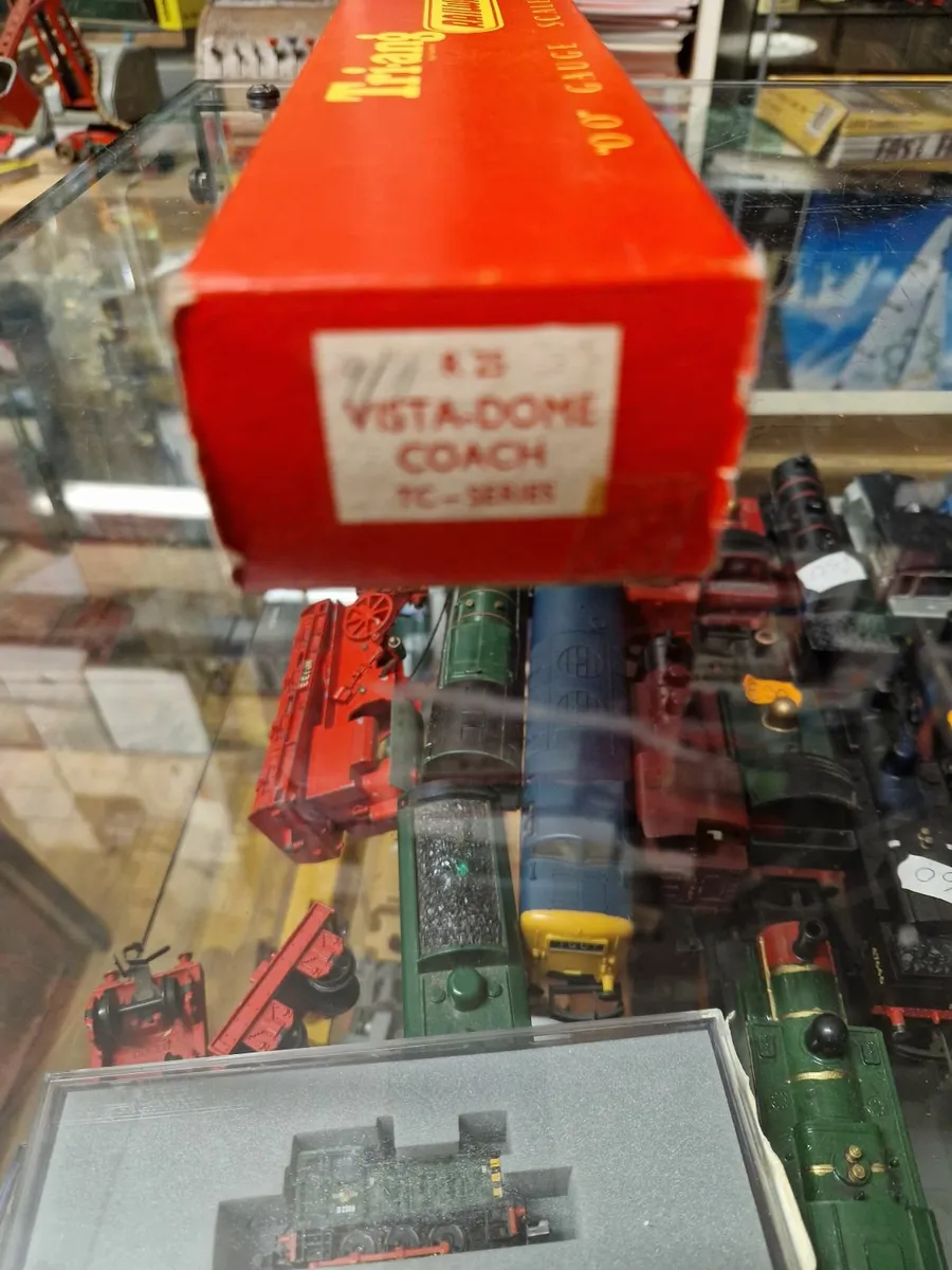 Hornby Triang OO Gauge Vista Done Carraige - Image 2