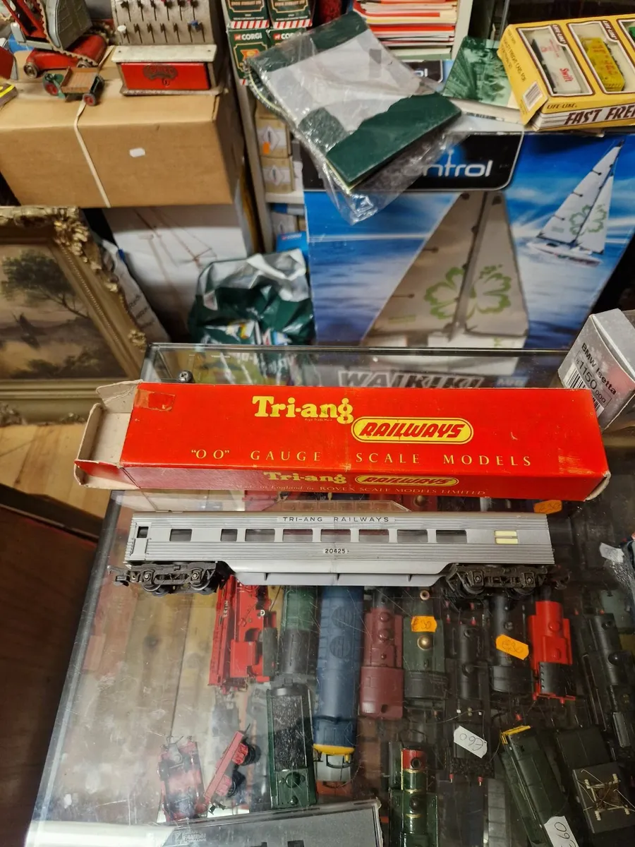 Hornby Triang OO Gauge Vista Done Carraige - Image 3