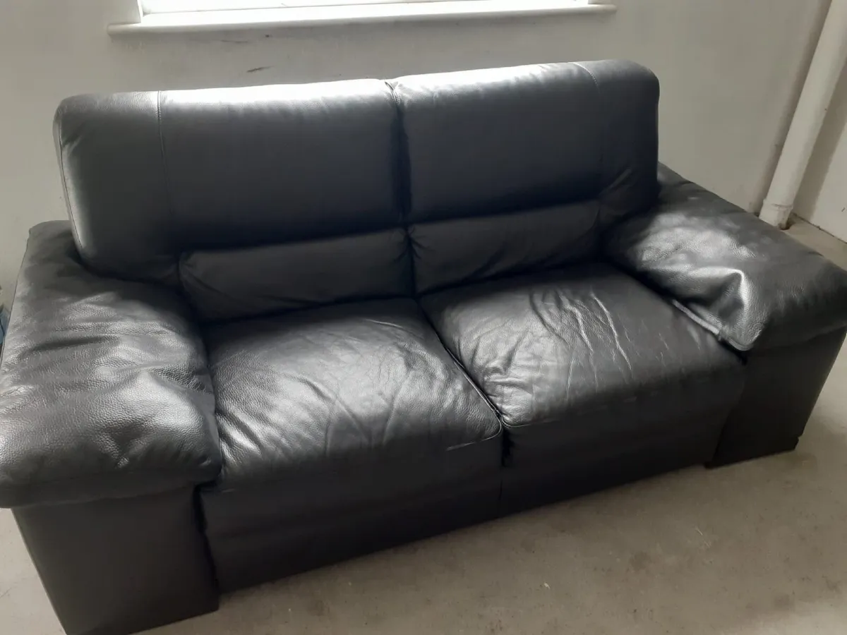 2 seater Couch - Image 1