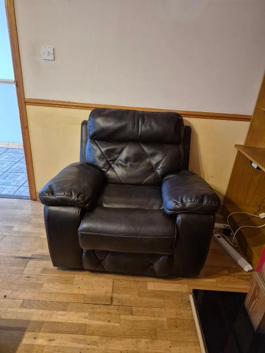 Reclining leather armchair - Image 2