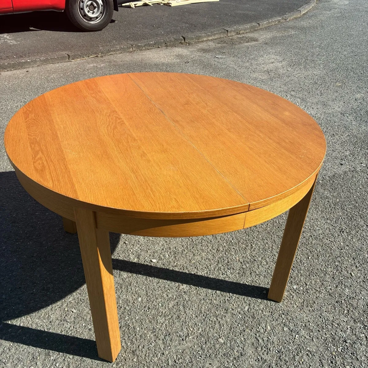 Extending table and 4 Chairs newly recovered - Image 4