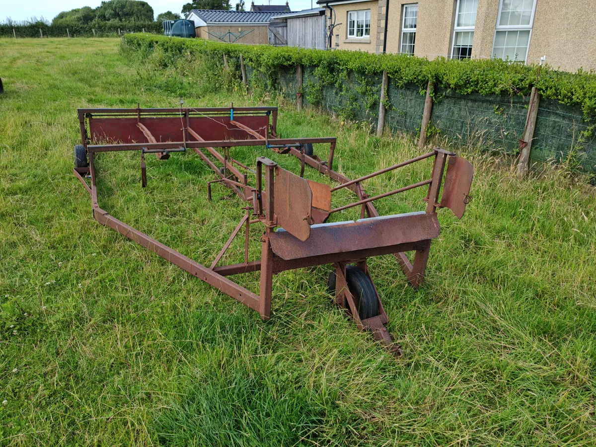 Bale Sleigh flat eight 8 - Image 1