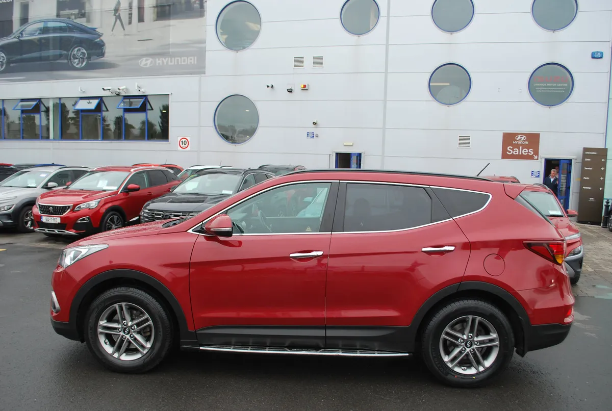 Hyundai Santa Fe 2017 - Image 2