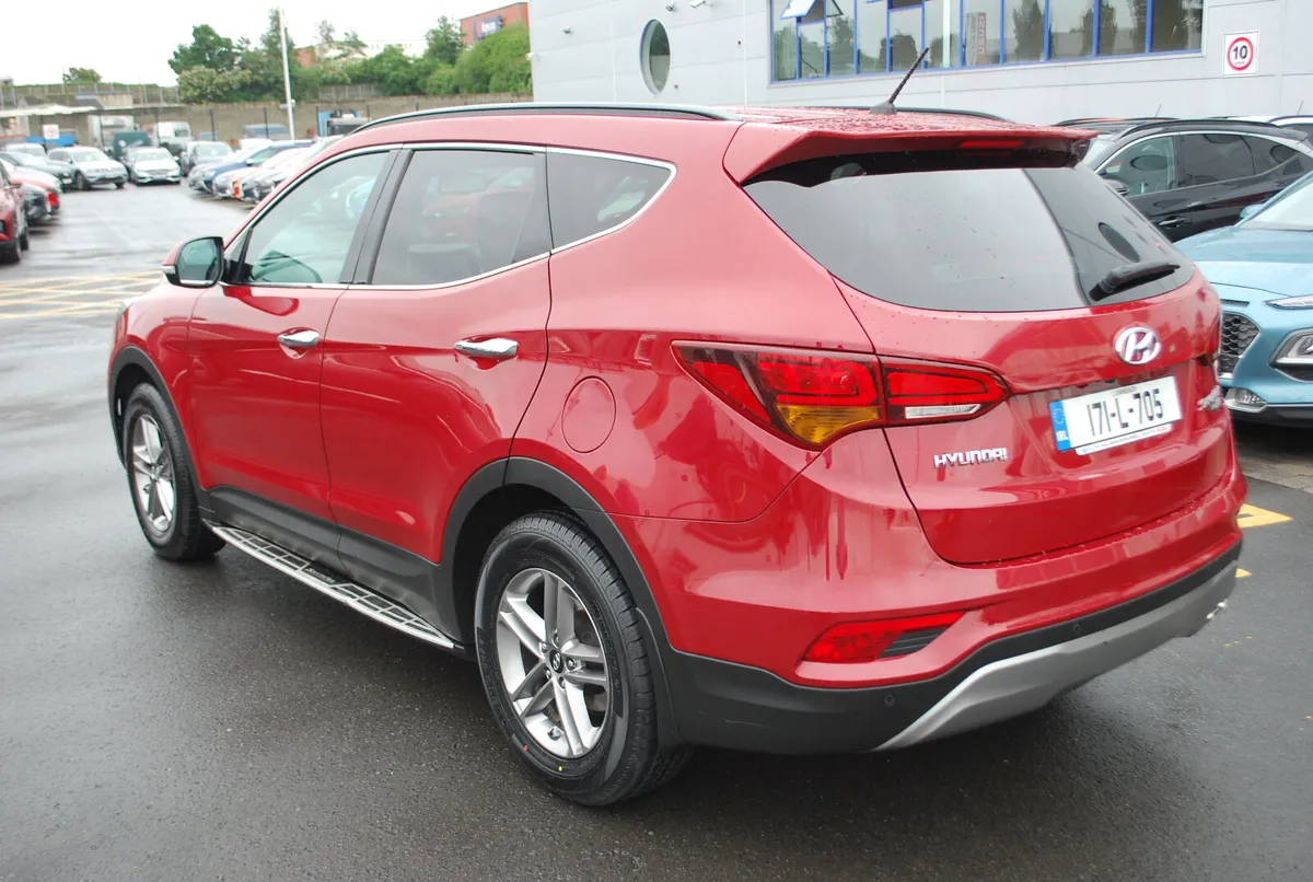 Hyundai Santa Fe 2017 - Image 3