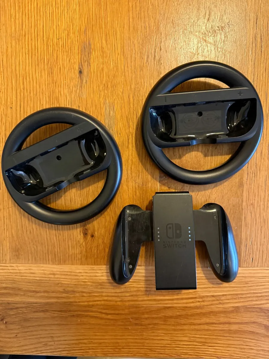 Nintendo OLED Switch with accessories - Image 4