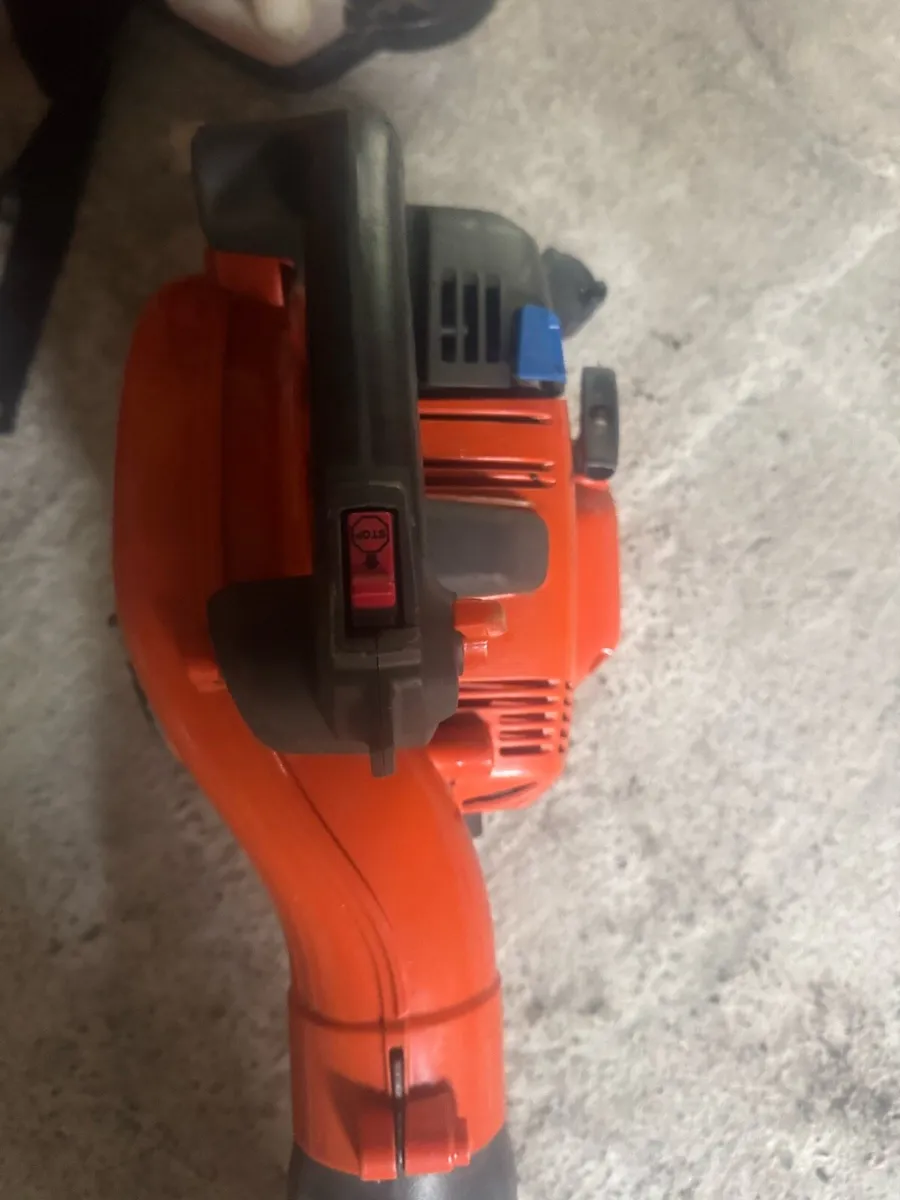 Husqvarna 525BX leaf blower - Image 2