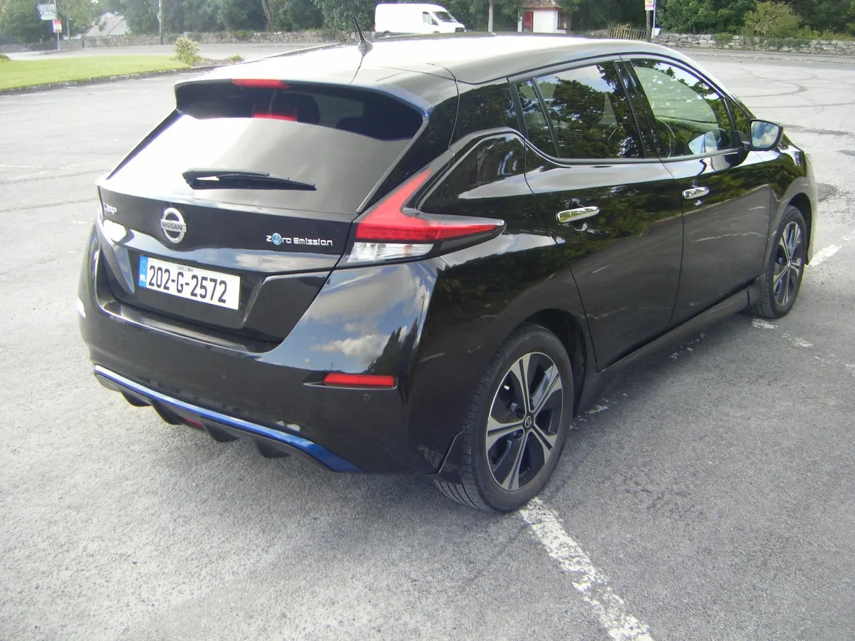 CAR - Image 2