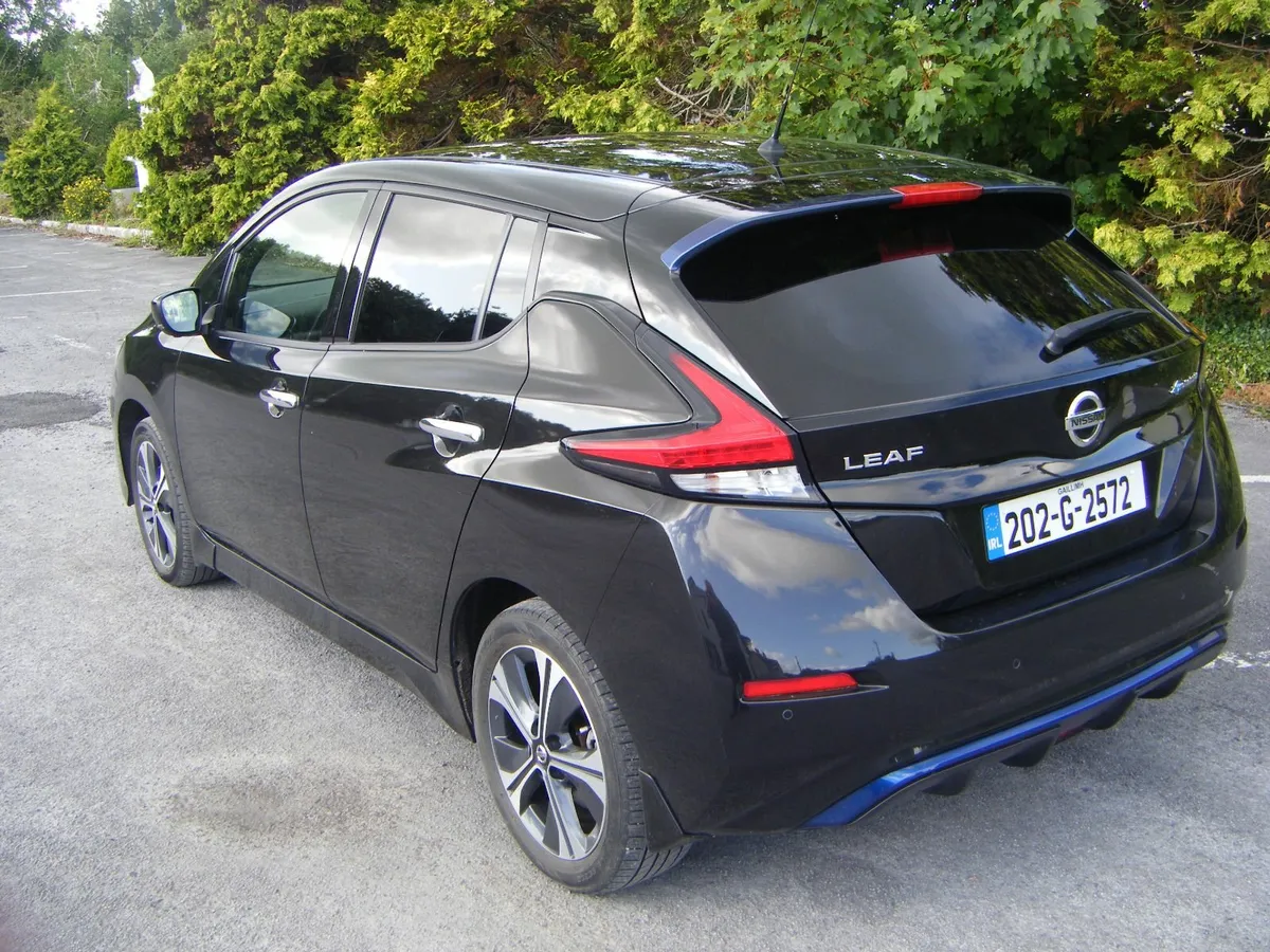 CAR - Image 3