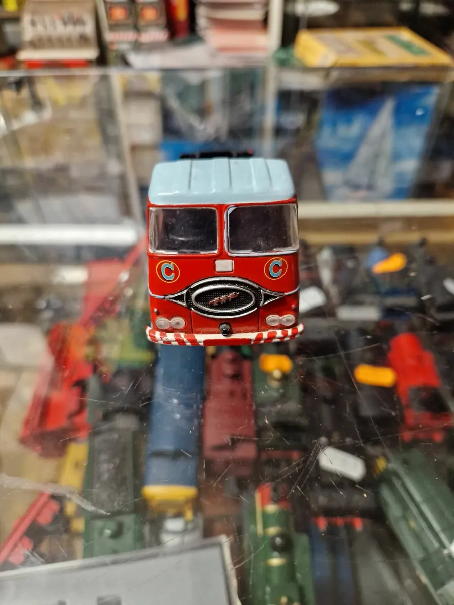 Corgi Chipperfield Circus Truck - Image 1