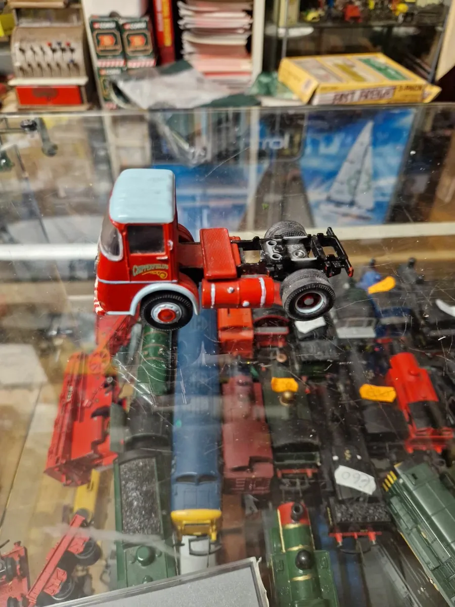 Corgi Chipperfield Circus Truck - Image 2
