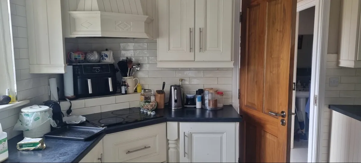 Kitchen cabinets - Image 1