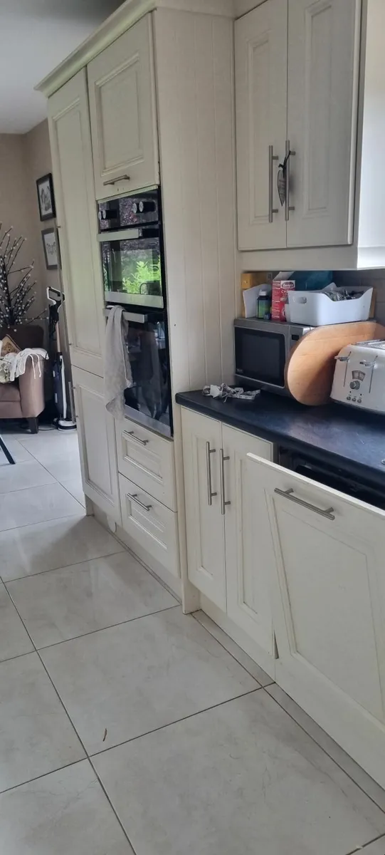 Kitchen cabinets - Image 2