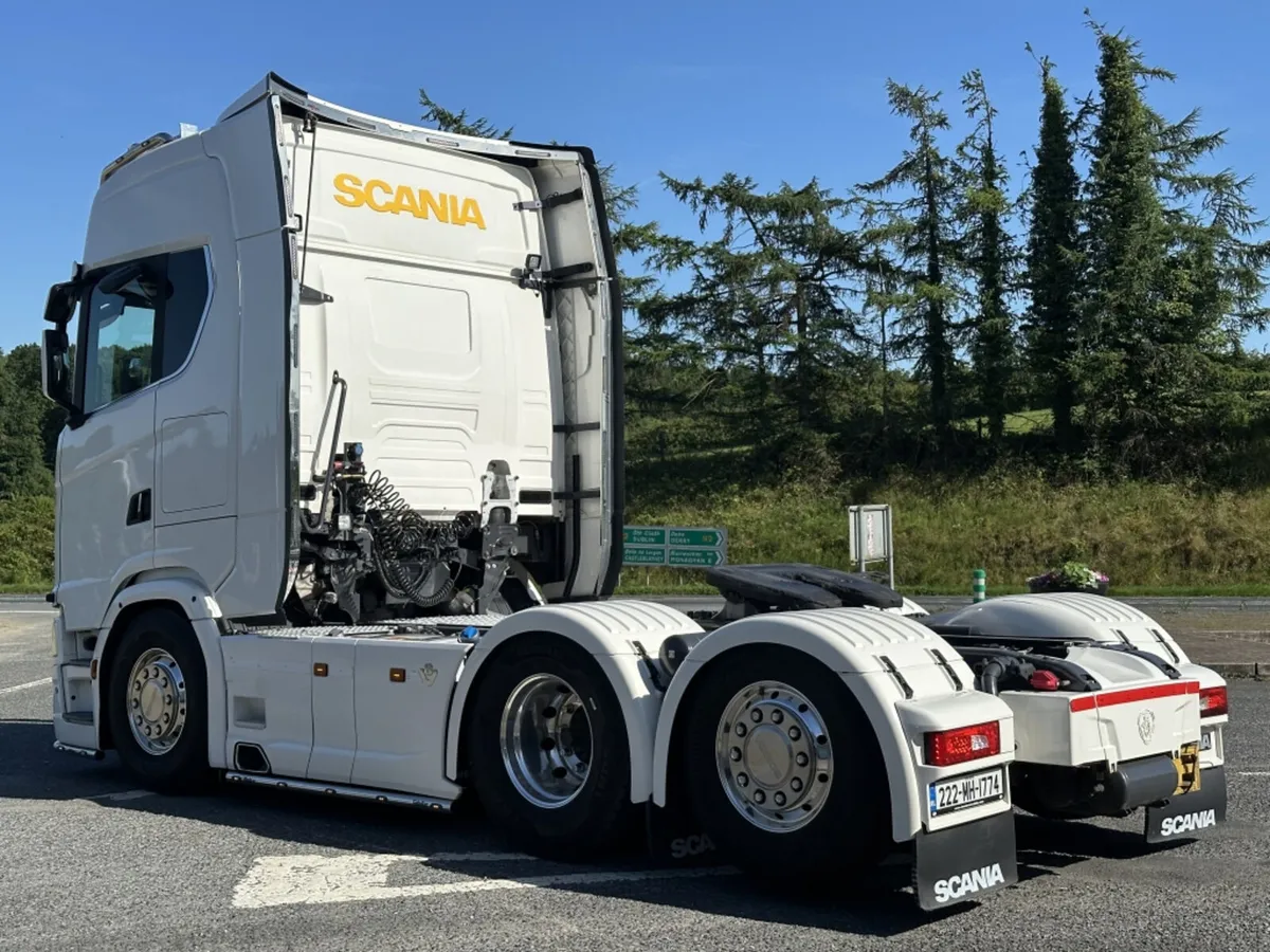 2022 SCANIA 590S 6X2 TAG - Image 4