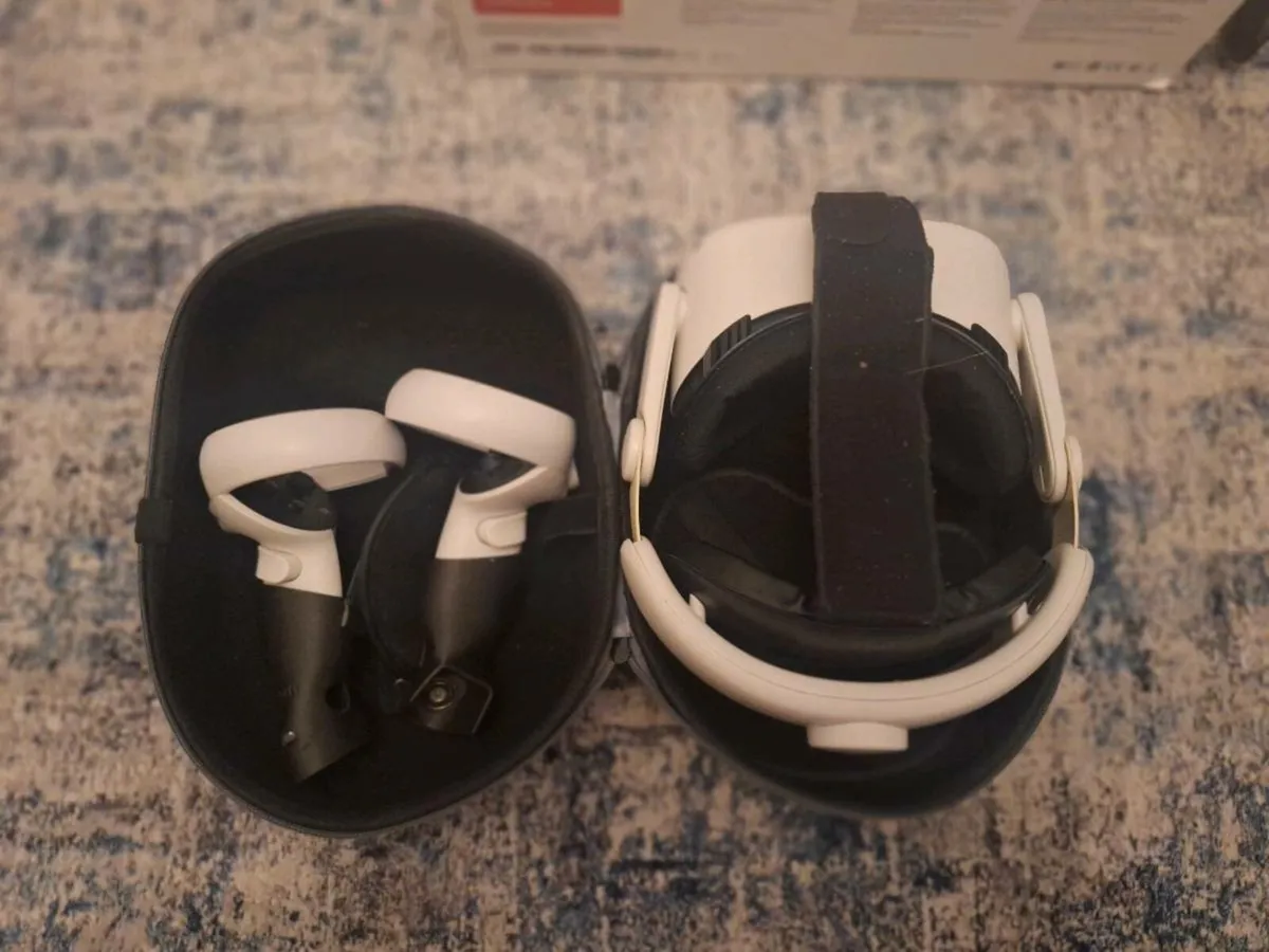 Meta Quest 2 VR Bundle + Pro Gunstock + Kiwi Strap - Image 3