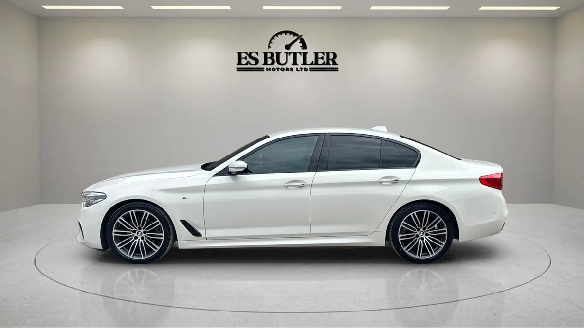 2019 BMW 523d G30 MSPORT 75,000KMS BIG SPEC - Image 2