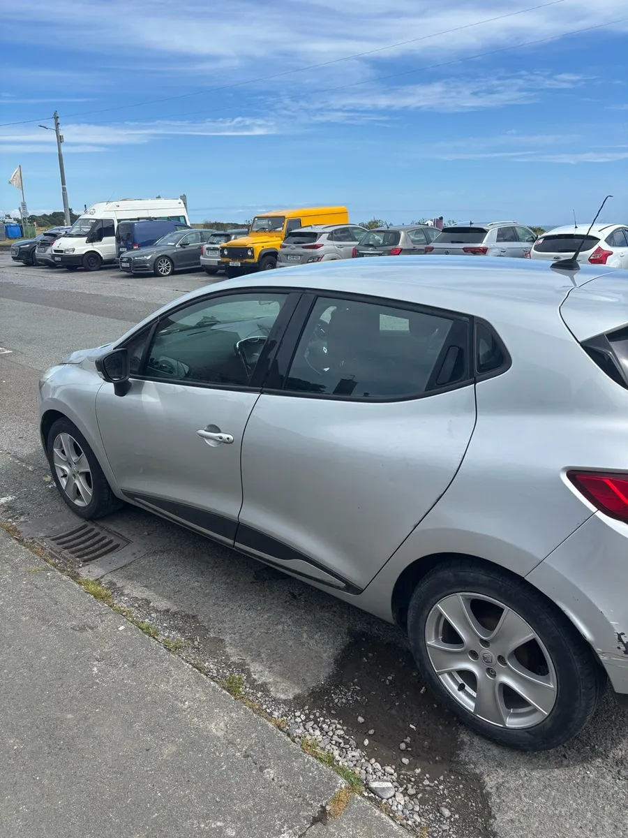 Renault Clio - Image 2