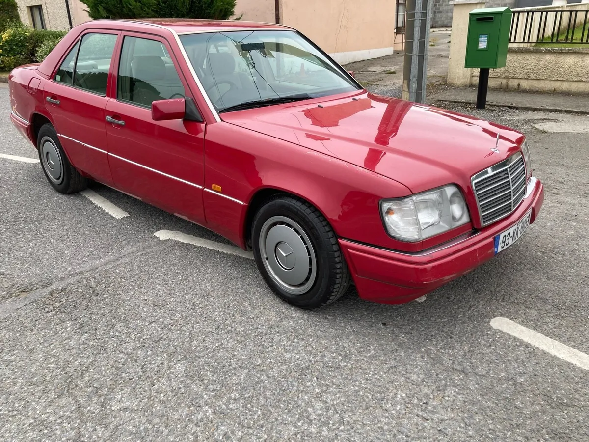 1993 Mercedes E200 automatic - Image 1