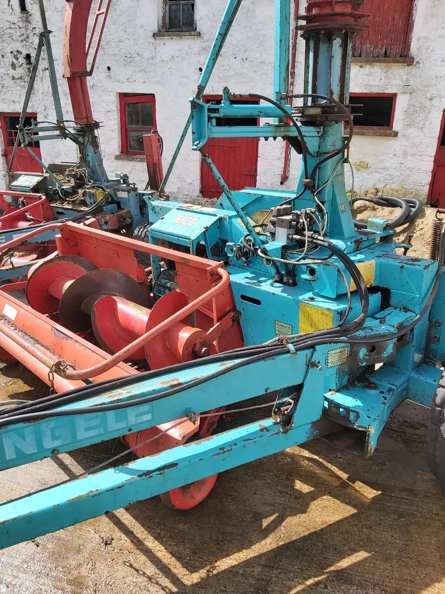 Two 25 mengele harvesters - Image 2