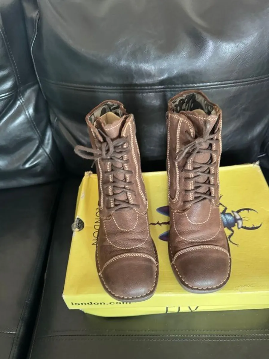 Shoe - Image 2