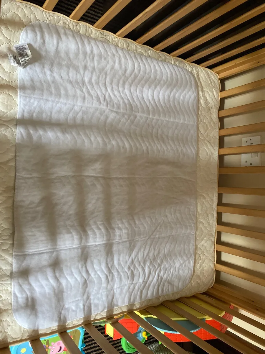 Play pen with adjustable mattress newborn + - Image 3