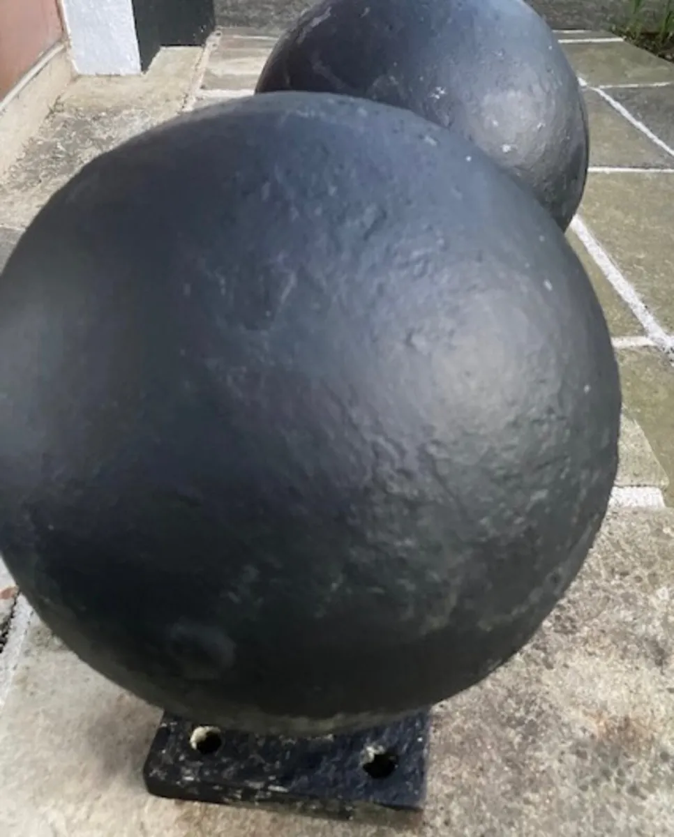 Antique Pillar tops - Image 2