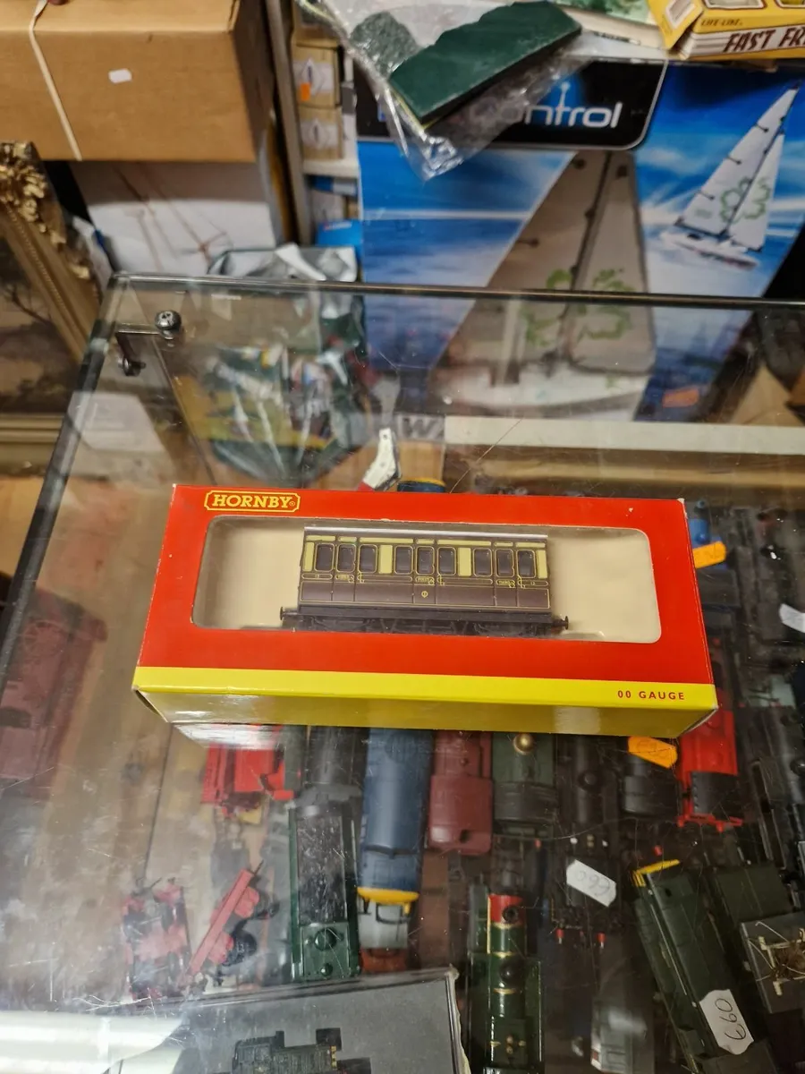 Hornby OO Gauge GWR 4 Wheeled Carraige - Image 1