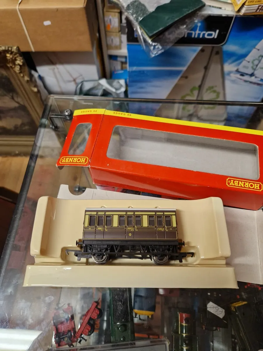 Hornby OO Gauge GWR 4 Wheeled Carraige - Image 2