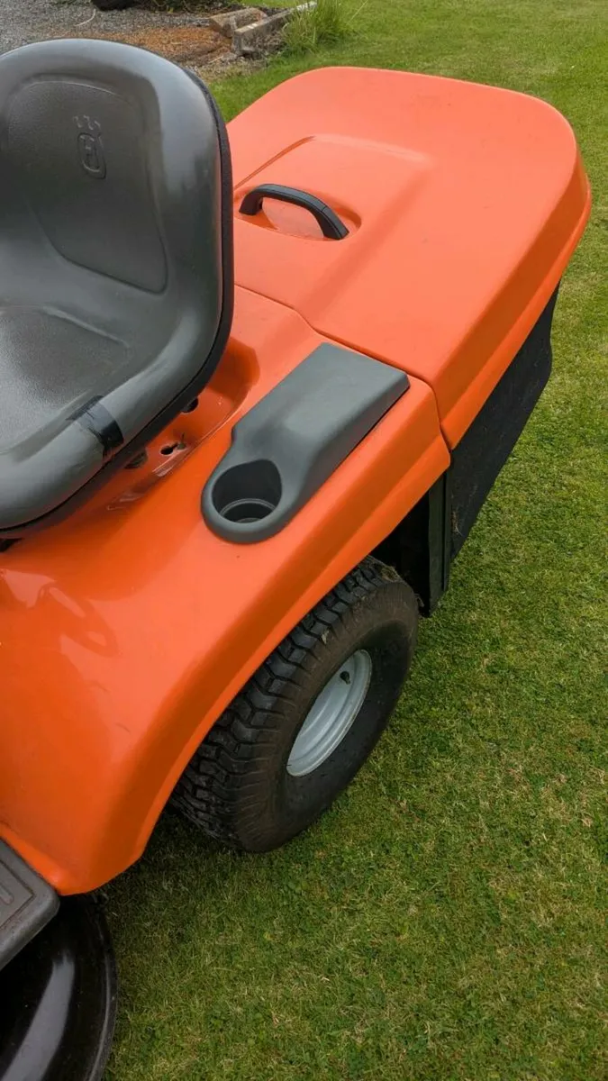 Ride on mower - Image 2