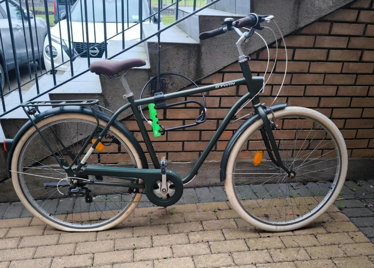 Town bike with lock - Image 4