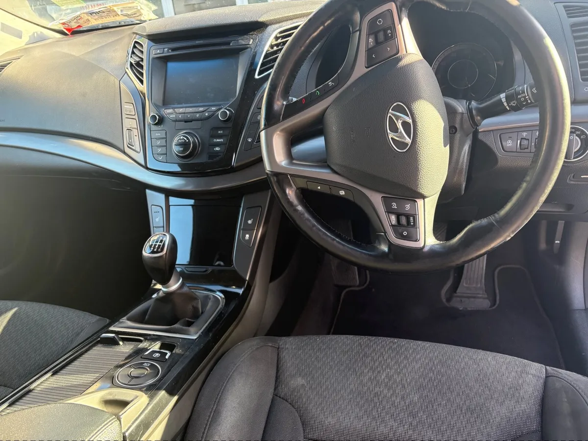 Hyundai i40 2016 - Image 2
