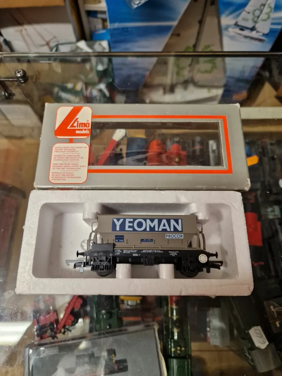 Hornby Lima OO Gauge Hopper Wagon