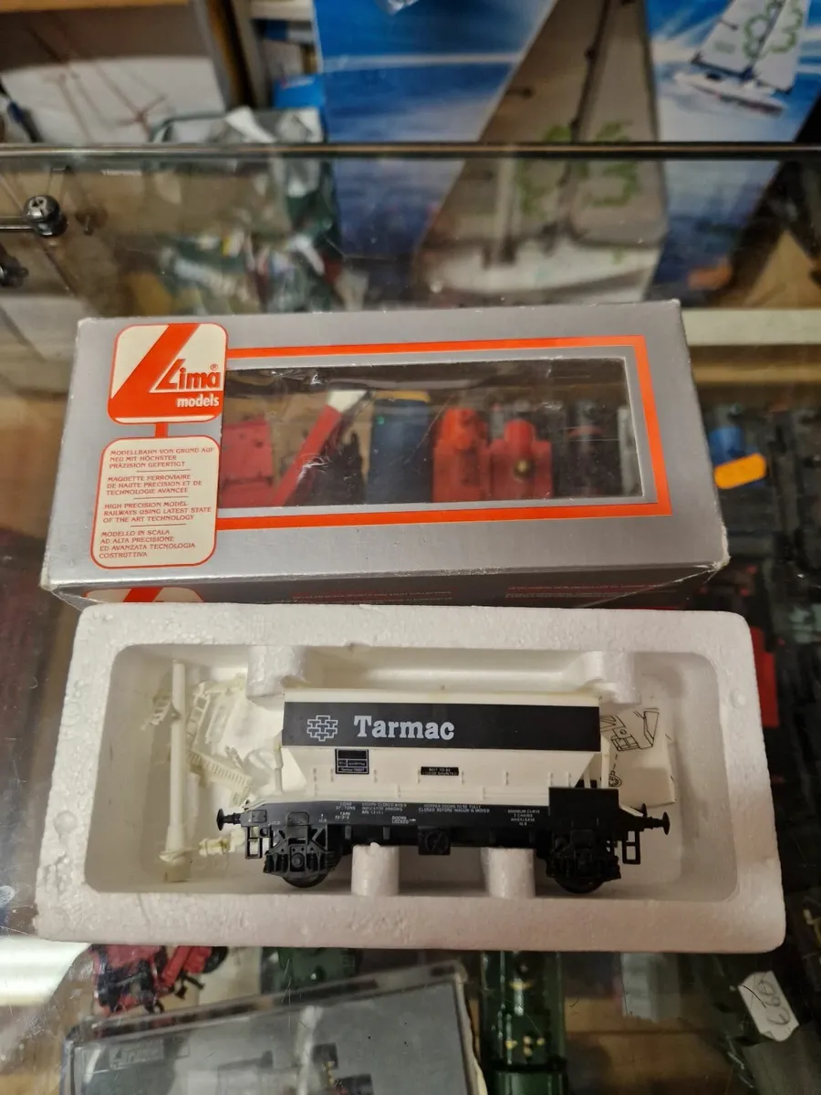 Hornby Lima OO Gauge Hopper Wagon