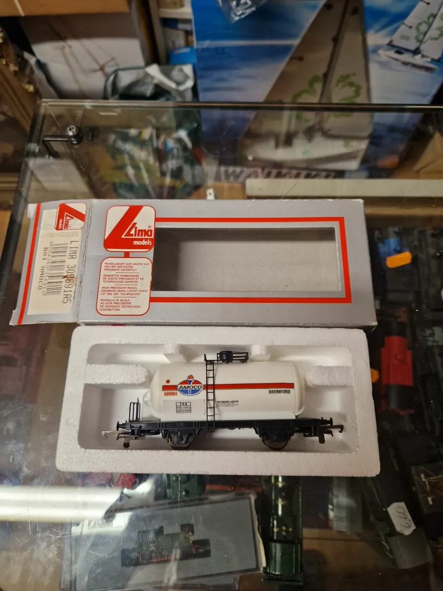 Hornby Lima OO Gauge Amoco Tanker