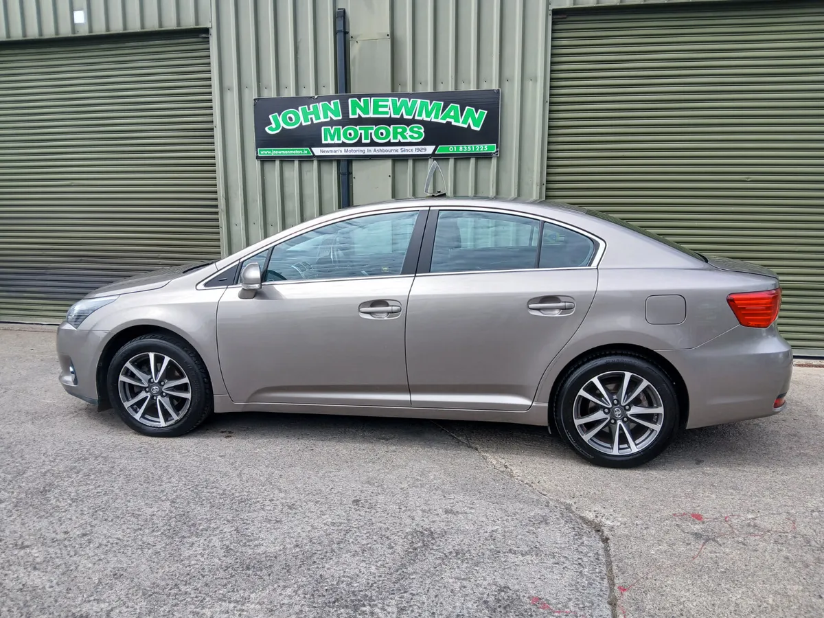 Toyota Avensis diesel hi spec 2015 low mileage - Image 3