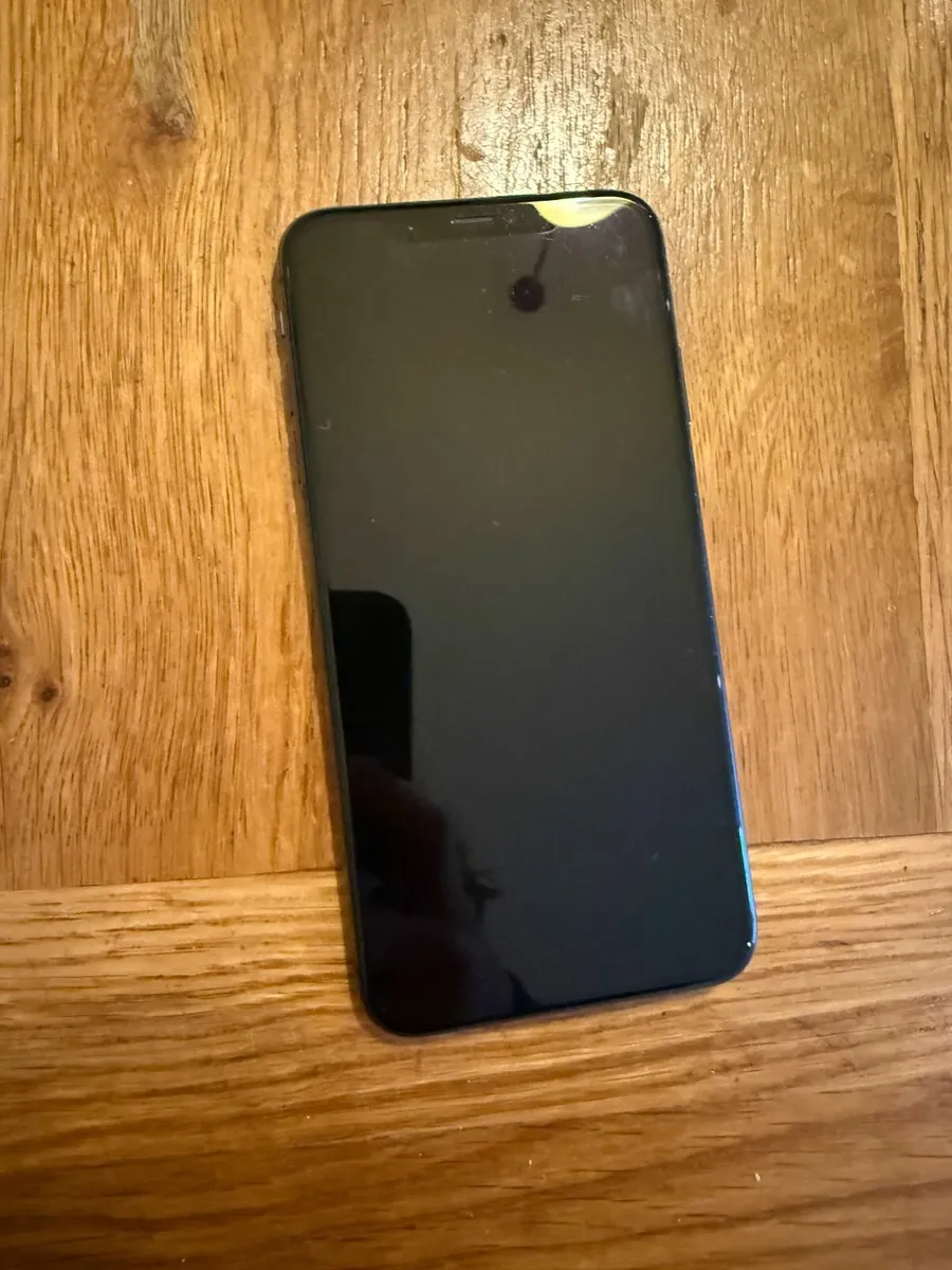 iPhone Xs Max sim-free and unlocked - Image 1
