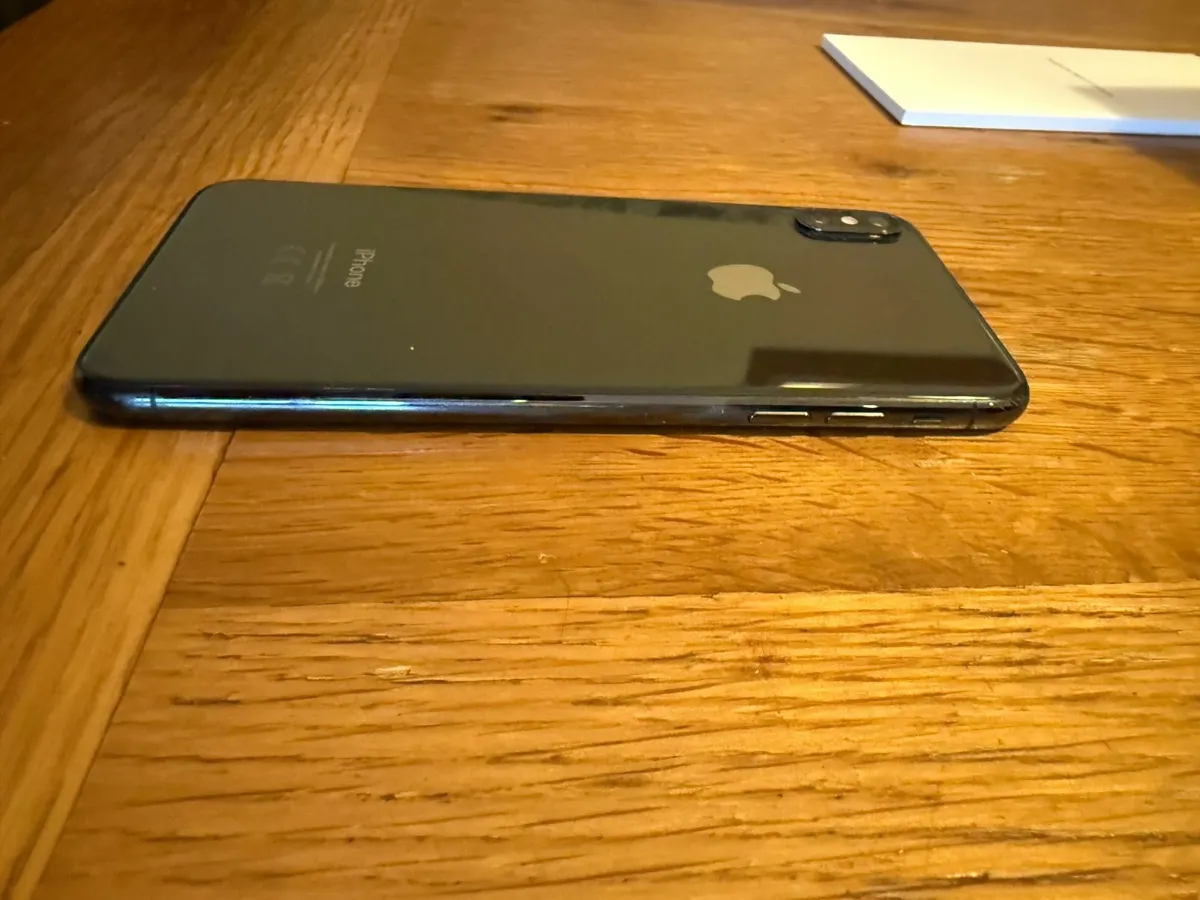 iPhone Xs Max sim-free and unlocked - Image 4