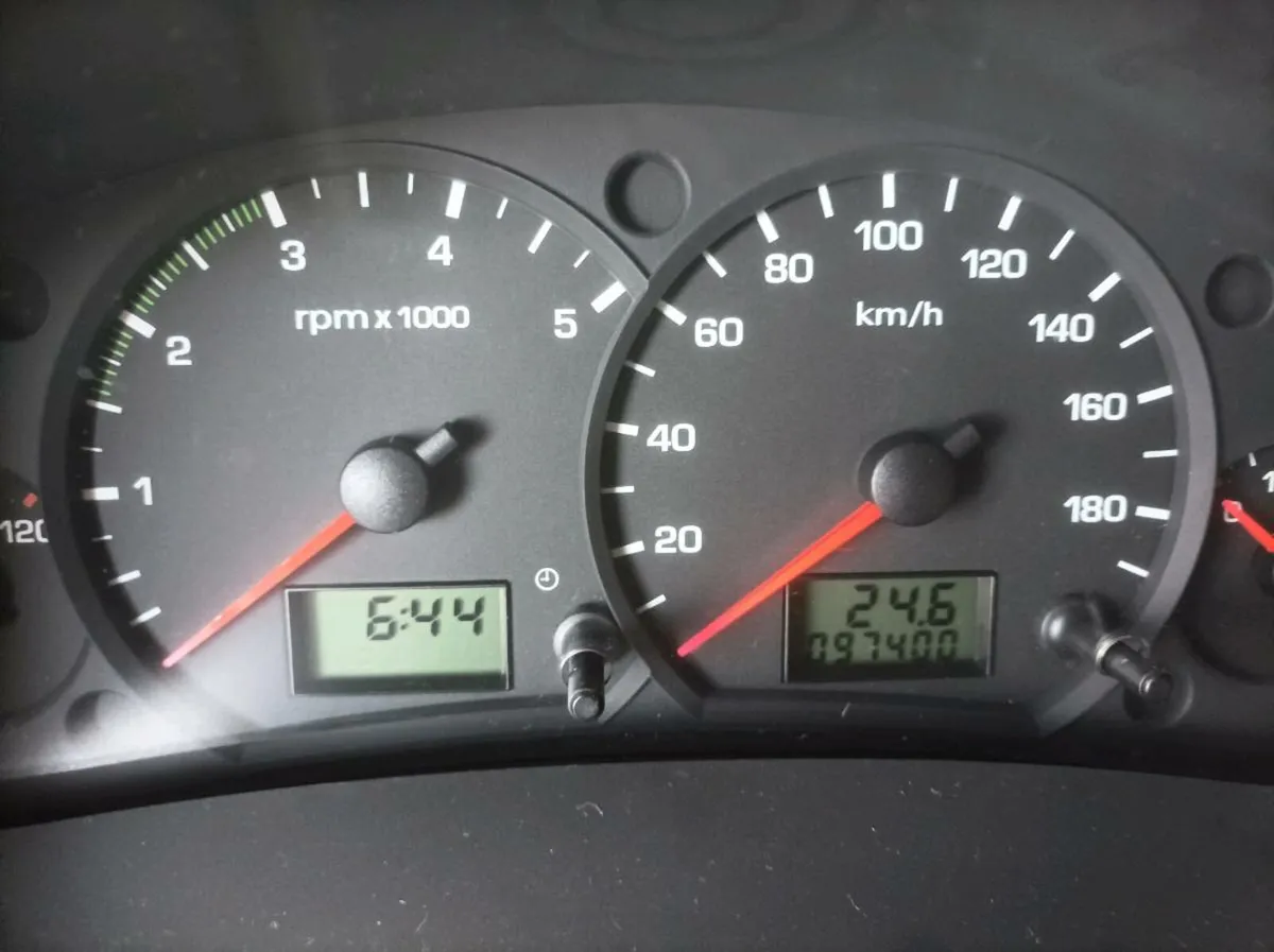 05 LMC camper van - Image 3