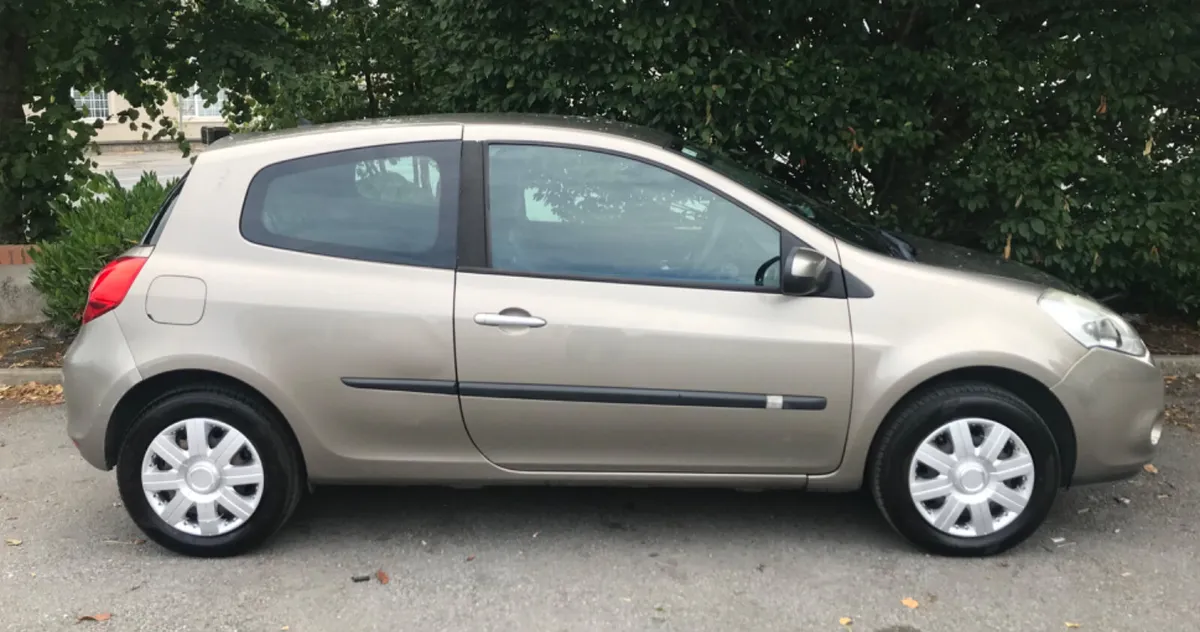Renault Clio 1.2 16V ROYALE 43K KMS - Image 3